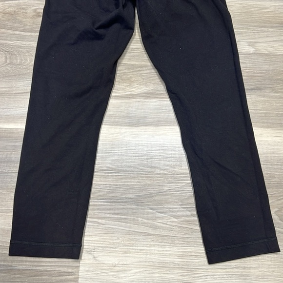 Lululemon black crop leggings size 6 - Picture 7 of 8